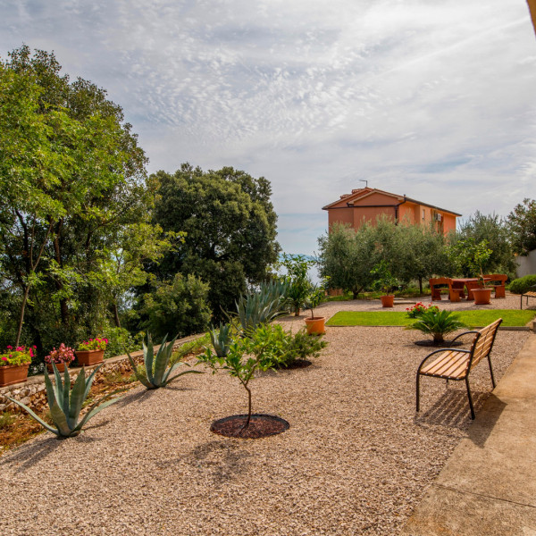 APARTMANI LAURA (RAVNI)  , Turistička agencija Luna Adriatica, Rabac - Istra (Hrvatska) Rabac